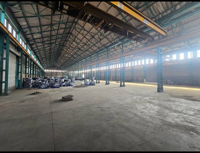 3,000M² WAREHOUSE FOR SALE IN BOKSBURG EAST